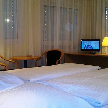 호텔 Central Hotel Winnenden 3*