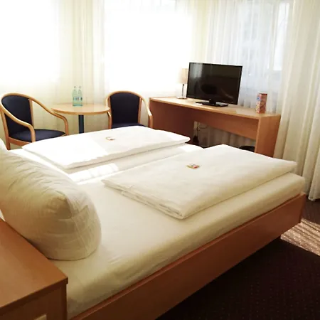 ホテル Central Hotel Winnenden 3*