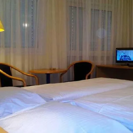 Central Hotel Winnenden 호텔