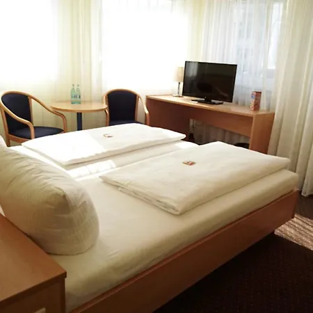 Central Hotel Winnenden ホテル 3*